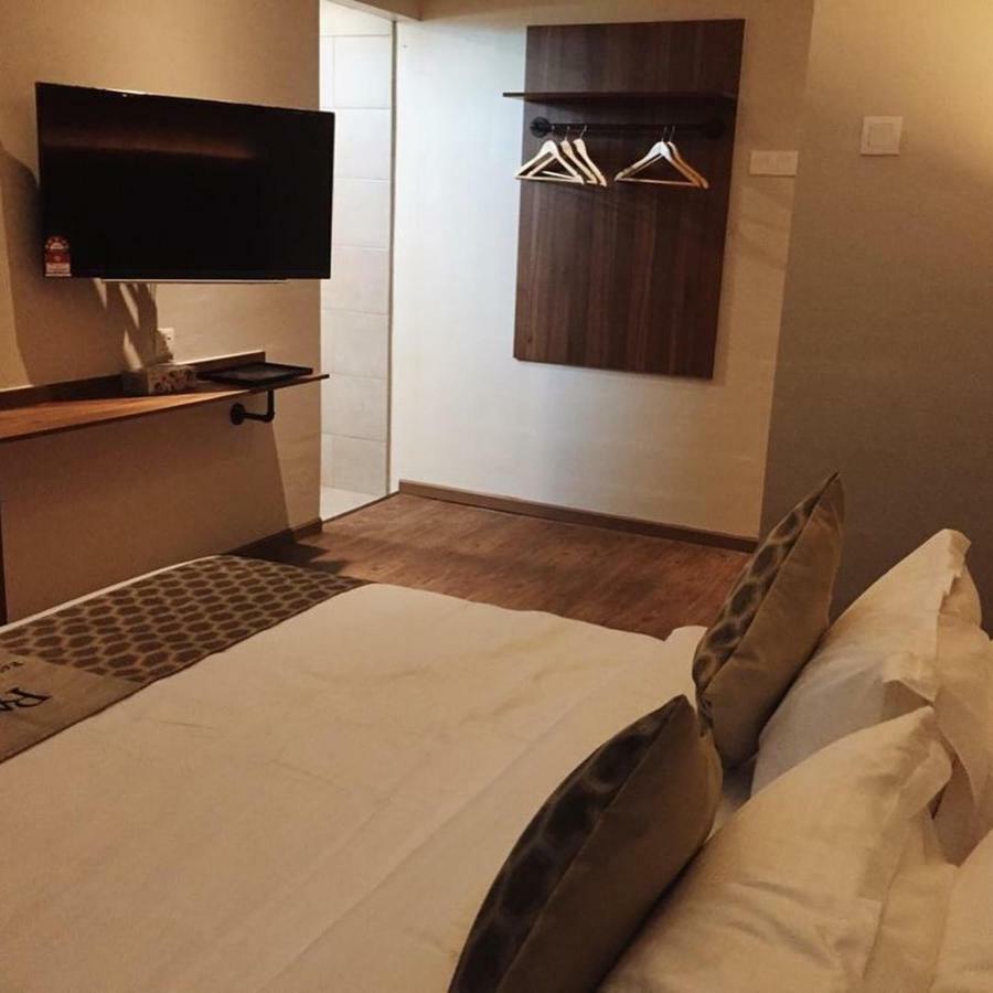 Rest And Comfort Boutique Hotel Куала-Тренгану Екстер'єр фото