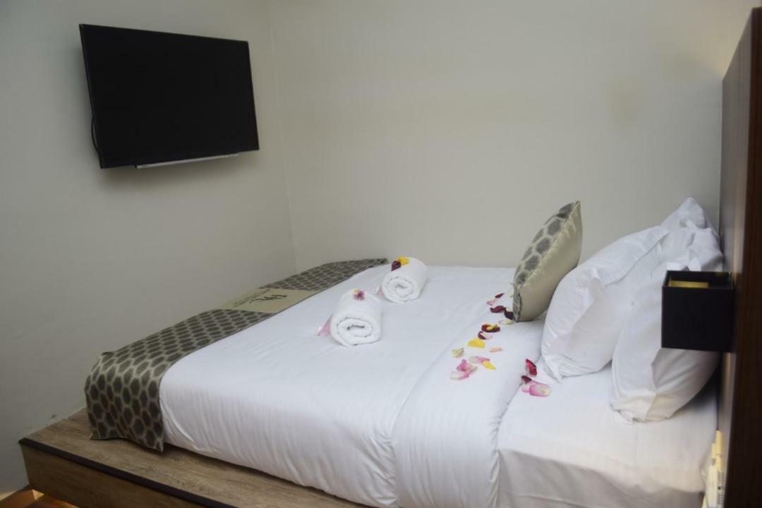 Rest And Comfort Boutique Hotel Куала-Тренгану Екстер'єр фото