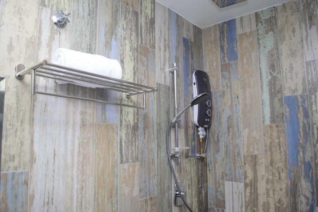 Rest And Comfort Boutique Hotel Куала-Тренгану Екстер'єр фото