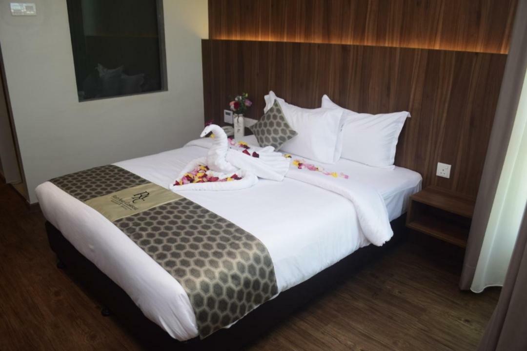 Rest And Comfort Boutique Hotel Куала-Тренгану Екстер'єр фото
